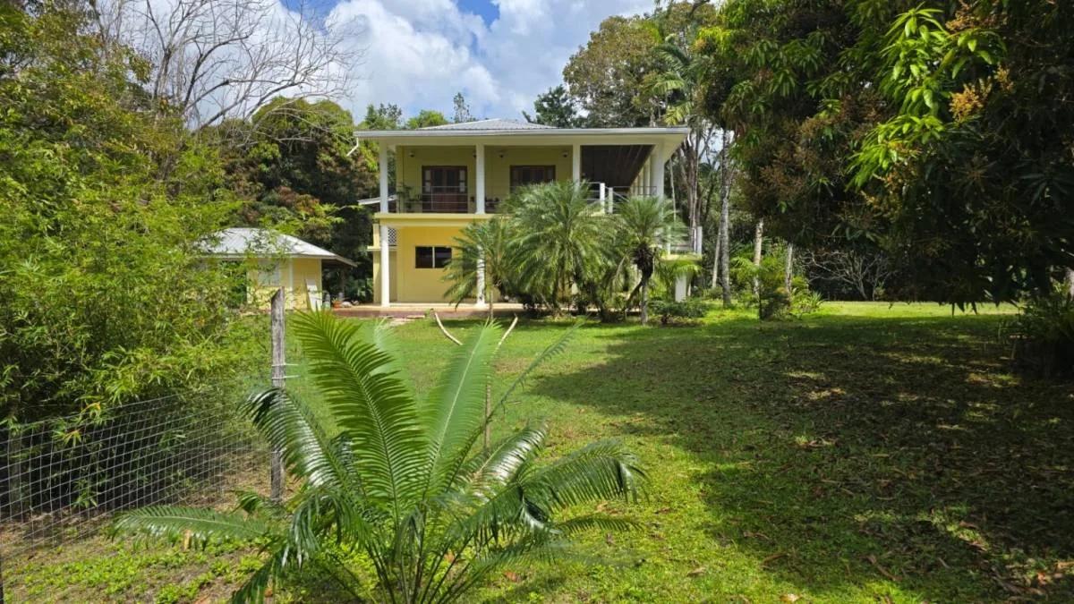 Luxury Tropical Retreat Near the Coast – Cattle Landing Village - Photo 6