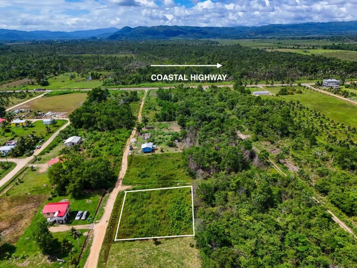 Attractive Lot in Hope Creek Village