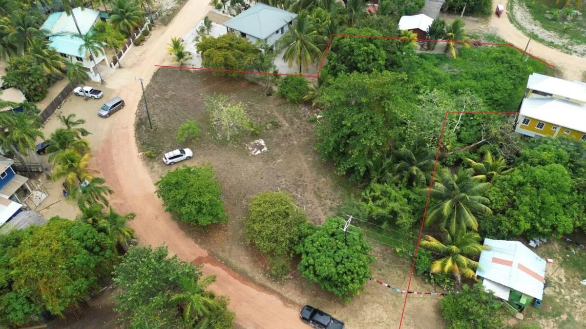 Available for sale, 3 lots footsteps to the warm water of the Caribbean Sea and ready for building
