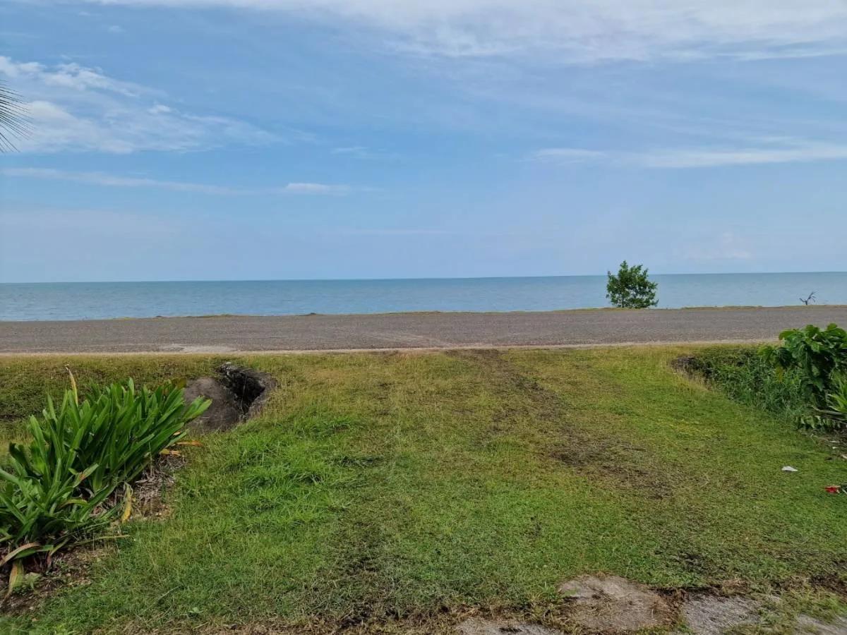 Gorgeous double Lot with single Home and ocean view in Punta Gorda for Sale - Photo 3
