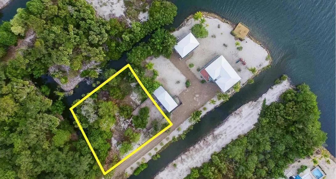 FANTASTIC LAGOON VIEW DREAM HOME LOCATION