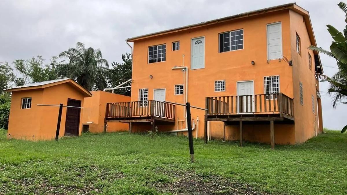 4 bedroom 3 Bathroom Revenue Generating Duplex - Photo 3