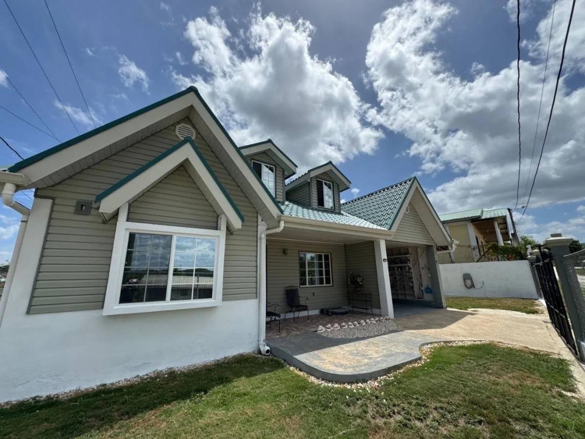 Charming Modern Home for Sale in Benque Viejo del Carmen - Photo 2