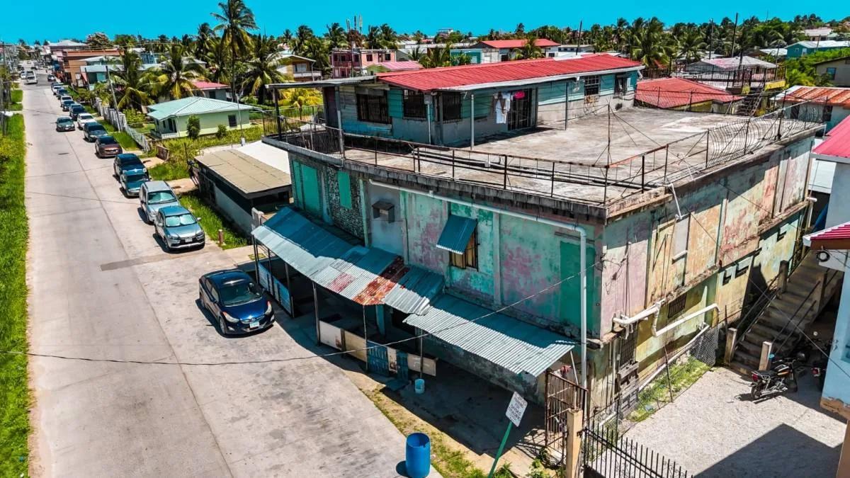 3-Story Commercial & Residential Income Property | NOW $225,000 USD - Photo 2